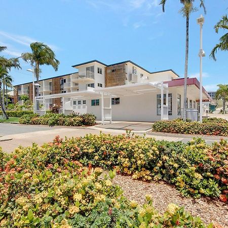 Endeavour Inn Emu Park Екстер'єр фото