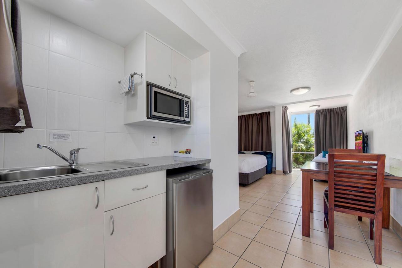 Endeavour Inn Emu Park Екстер'єр фото