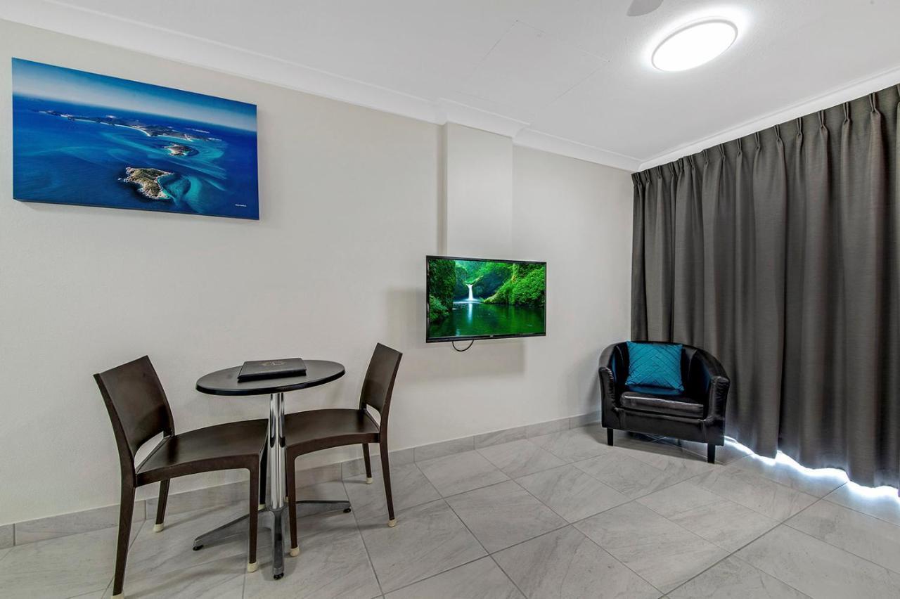 Endeavour Inn Emu Park Екстер'єр фото