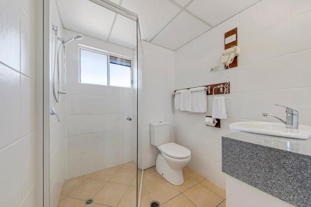 Endeavour Inn Emu Park Екстер'єр фото