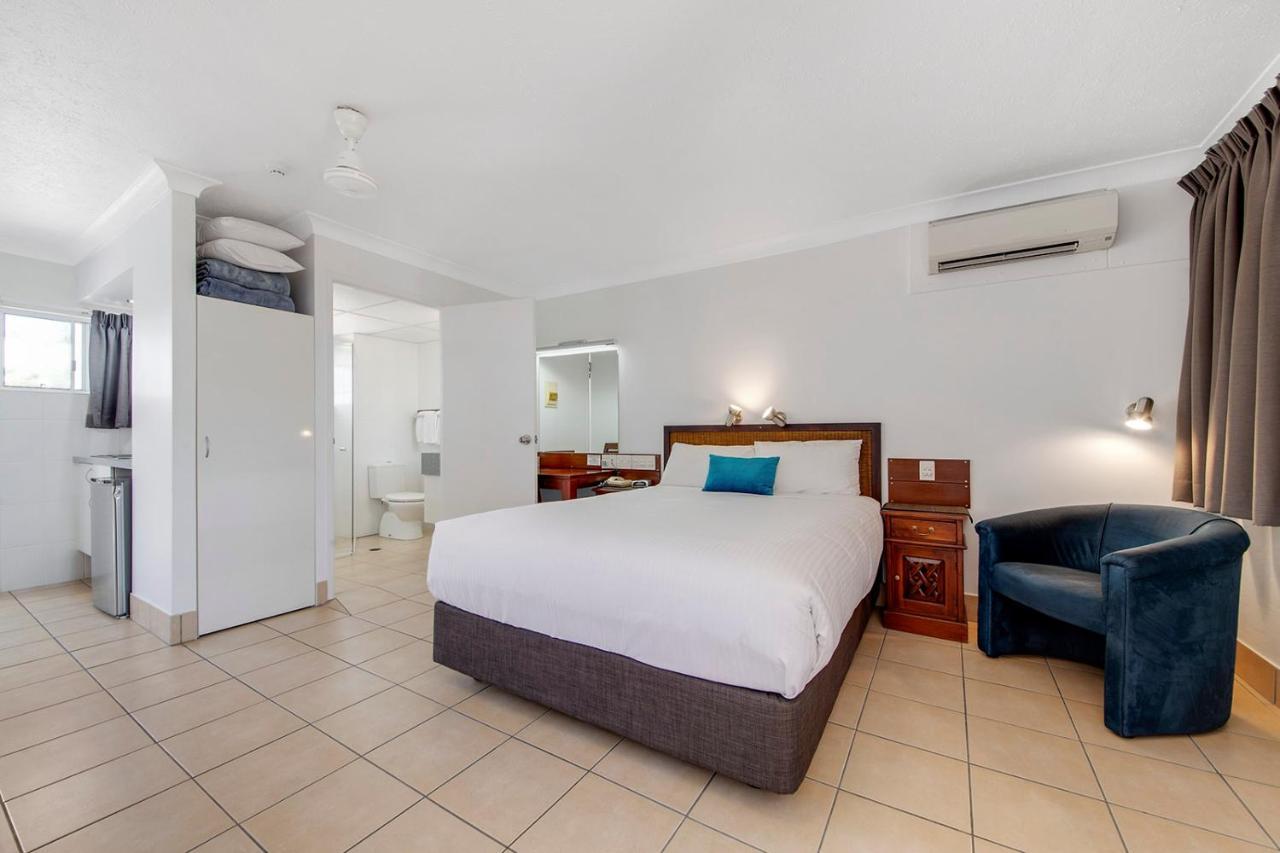 Endeavour Inn Emu Park Екстер'єр фото