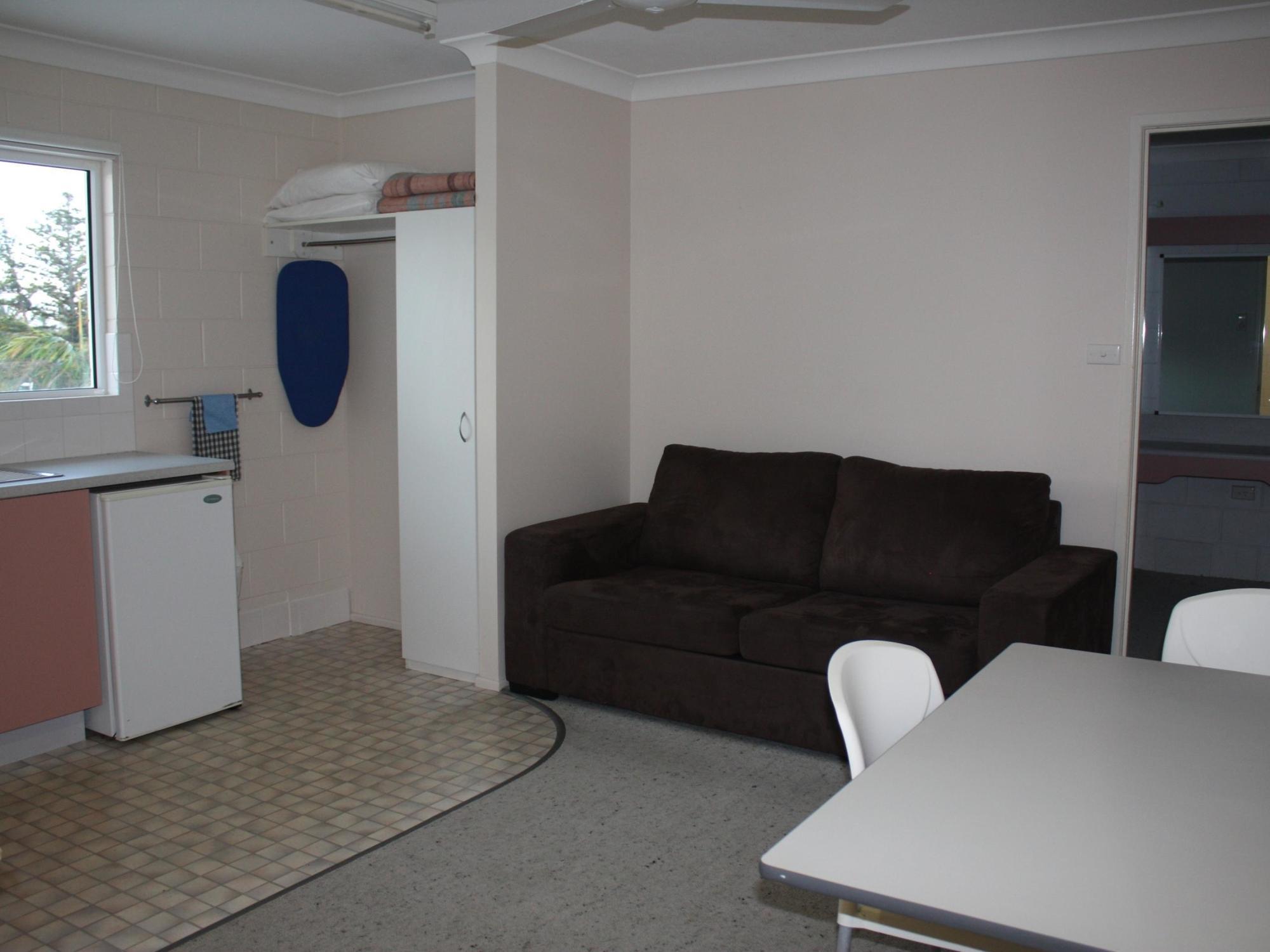 Endeavour Inn Emu Park Екстер'єр фото