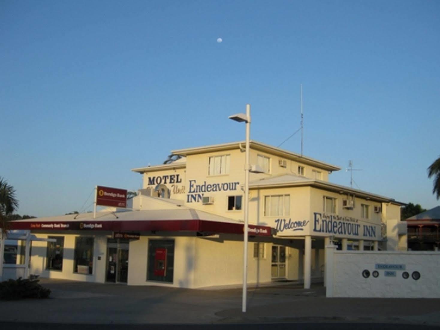 Endeavour Inn Emu Park Екстер'єр фото