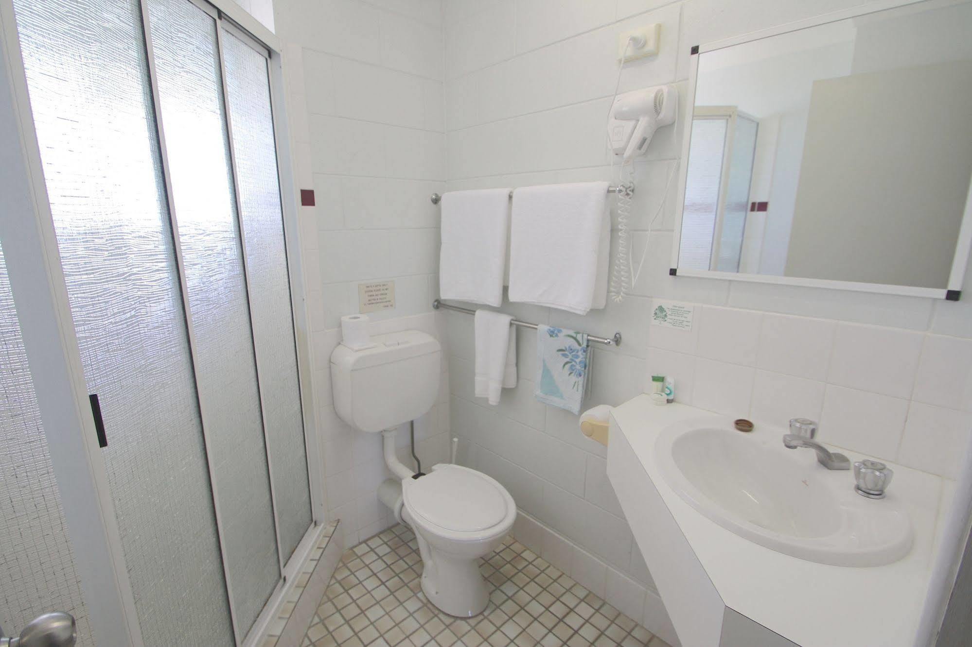 Endeavour Inn Emu Park Екстер'єр фото